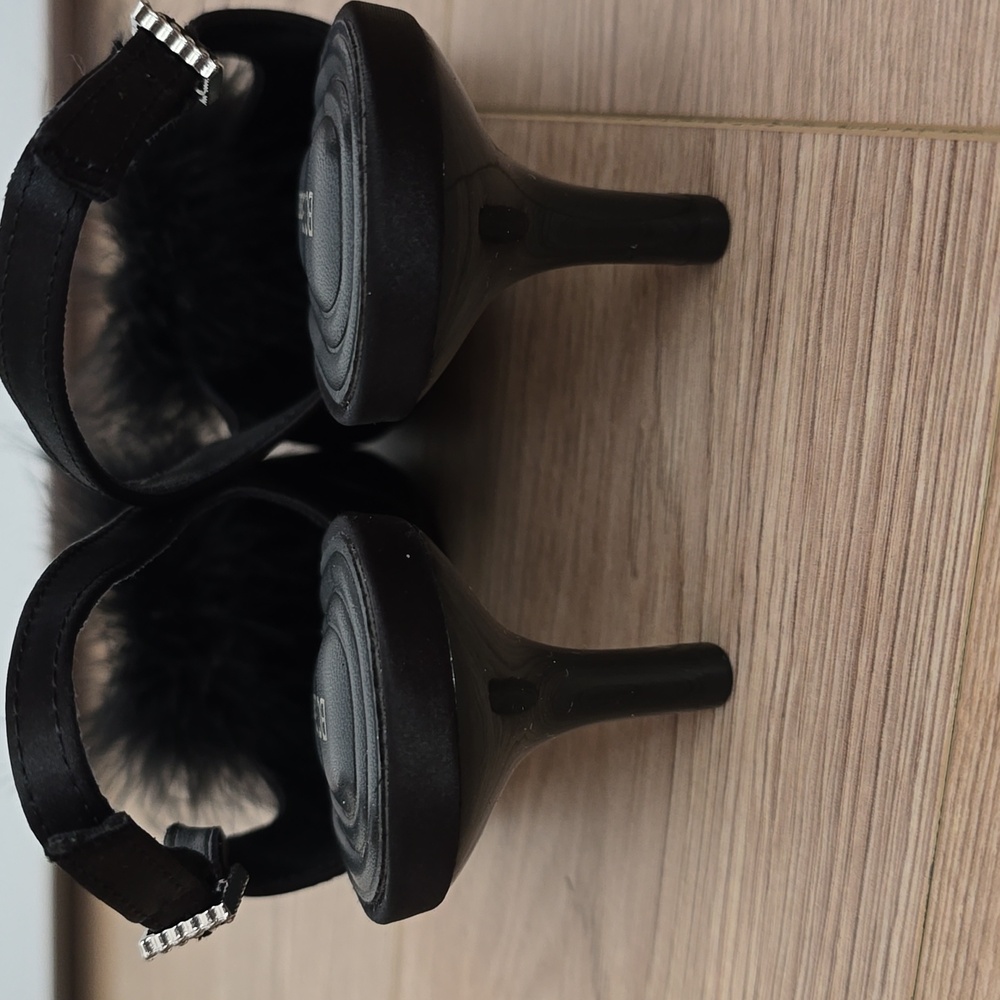 BCBG Generation Slingbacks With Feather Pouf - Picture 4 of 4